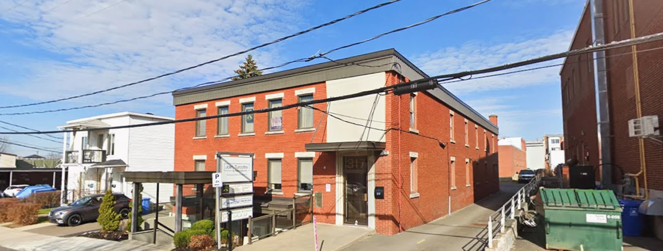 Exterior view of Centre culturel islamique de Granby Granby building